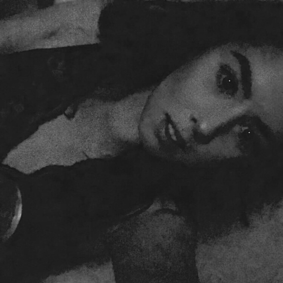 Meet your Posher, Hailey - Picture 1 of 1